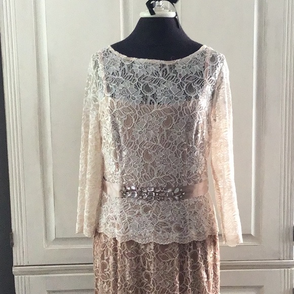 Emma Street Formal Gown Size 12 - Picture 4 of 5